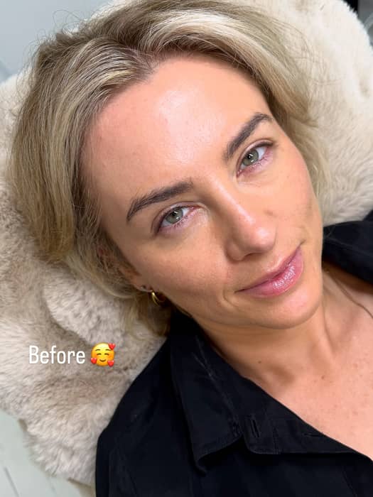 lash lift + tint + outer corner extensions